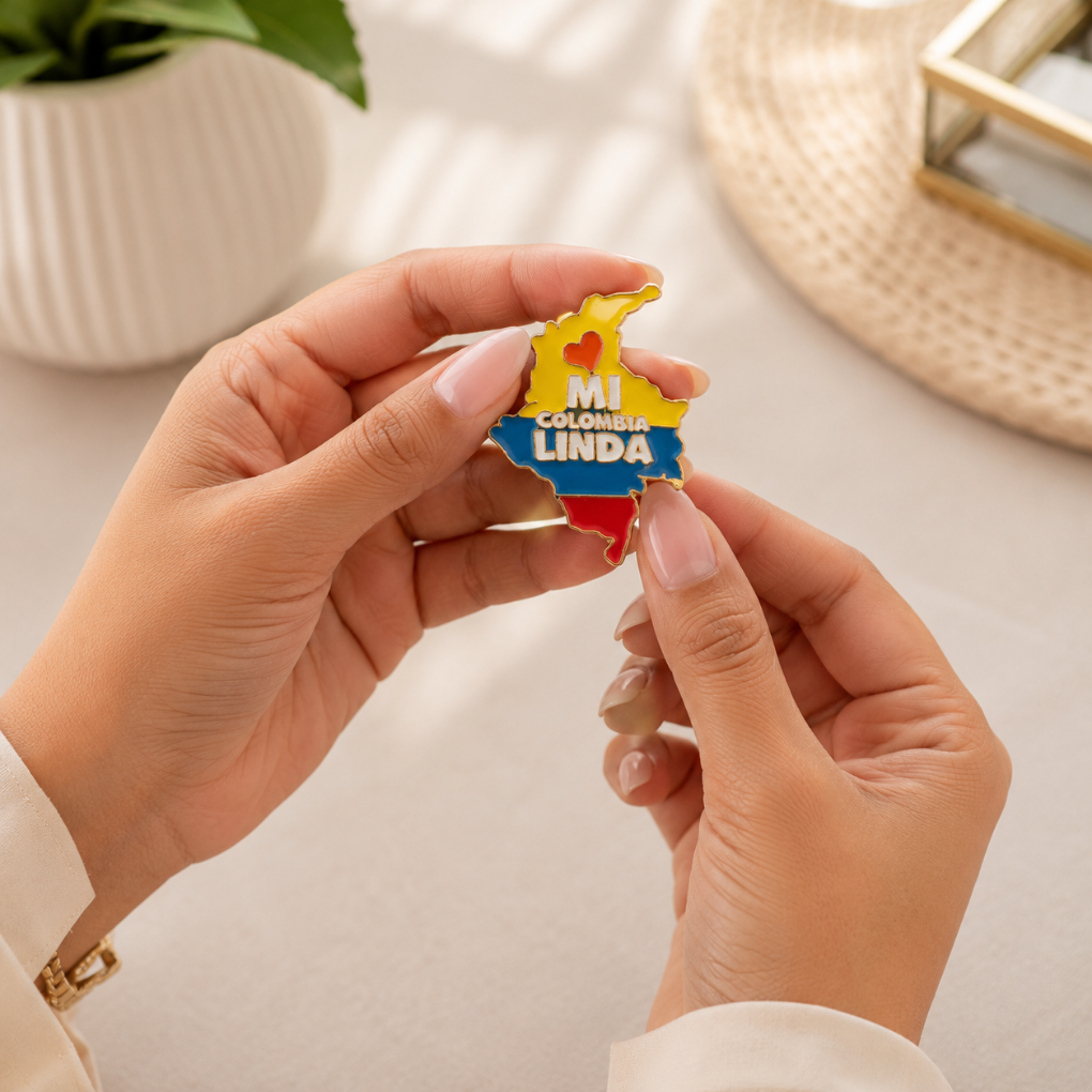 Colombia Enamel Pin | Mi Colombia Linda | Colombian Flag Souvenir | Lapel Pin Gift