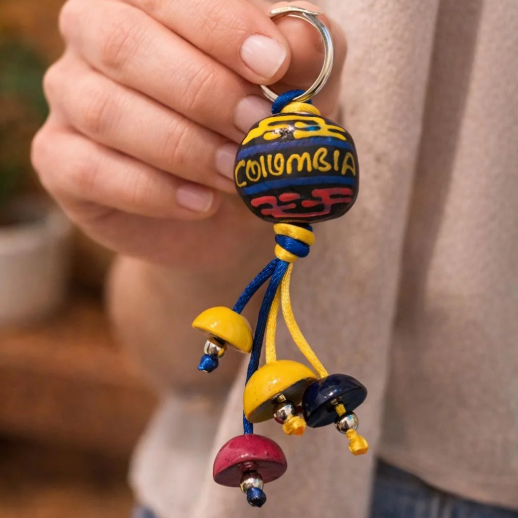 Handmade Colombian Beaded Keychain – Hand-Painted Ceramic/Resin Beads in Flag Colors
