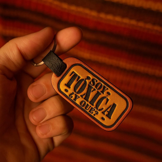 Handmade Colombian Leather Keychain – Funny Latin Phrases, Souvenir Gift
