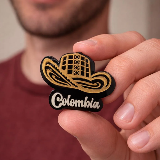 Handmade Colombian Fridge Magnet – Colorful Coffee Culture &amp; Mini Figures – Artisan Souvenir from Colombia