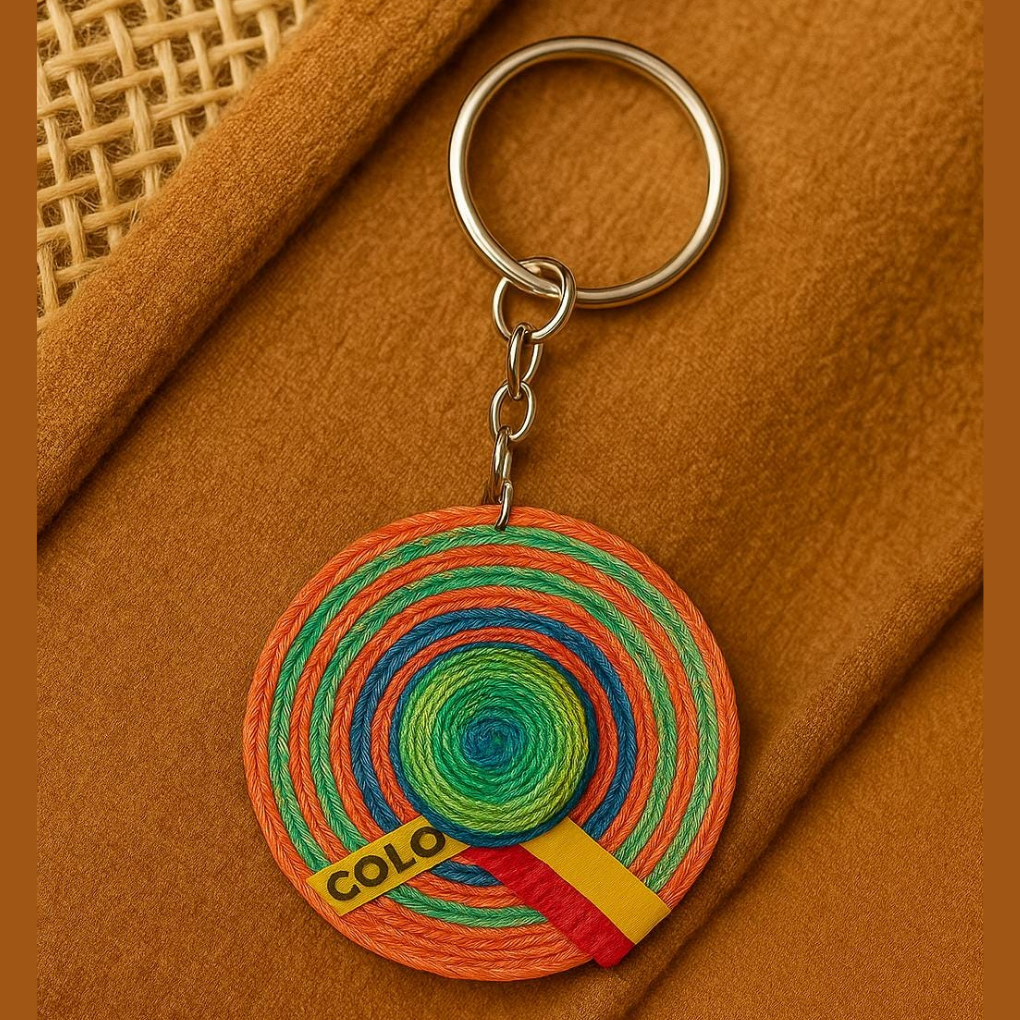 Handmade Sombrero Vueltiao Keychain – Colombian Pride Accessory
