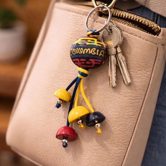 Handmade Colombian Beaded Keychain – Hand-Painted Ceramic/Resin Beads in Flag Colors