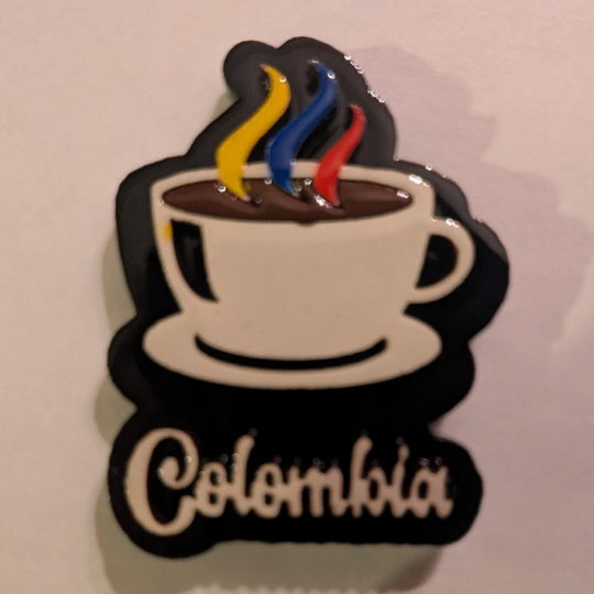 Handmade Colombian Fridge Magnet – Colorful Coffee Culture &amp; Mini Figures – Artisan Souvenir from Colombia