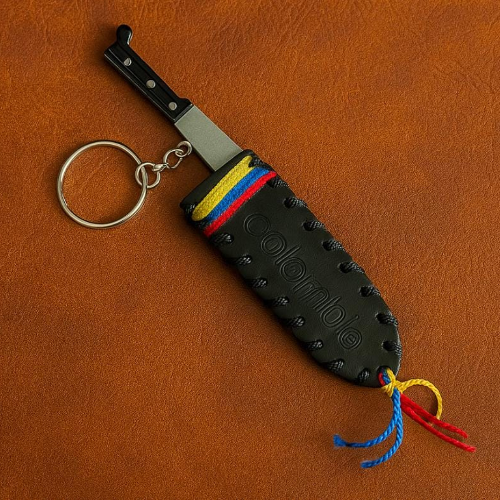 Handmade Colombian Machete Keychain – Leather Mini Sheath with Flag Colors | Cultural Souvenir
