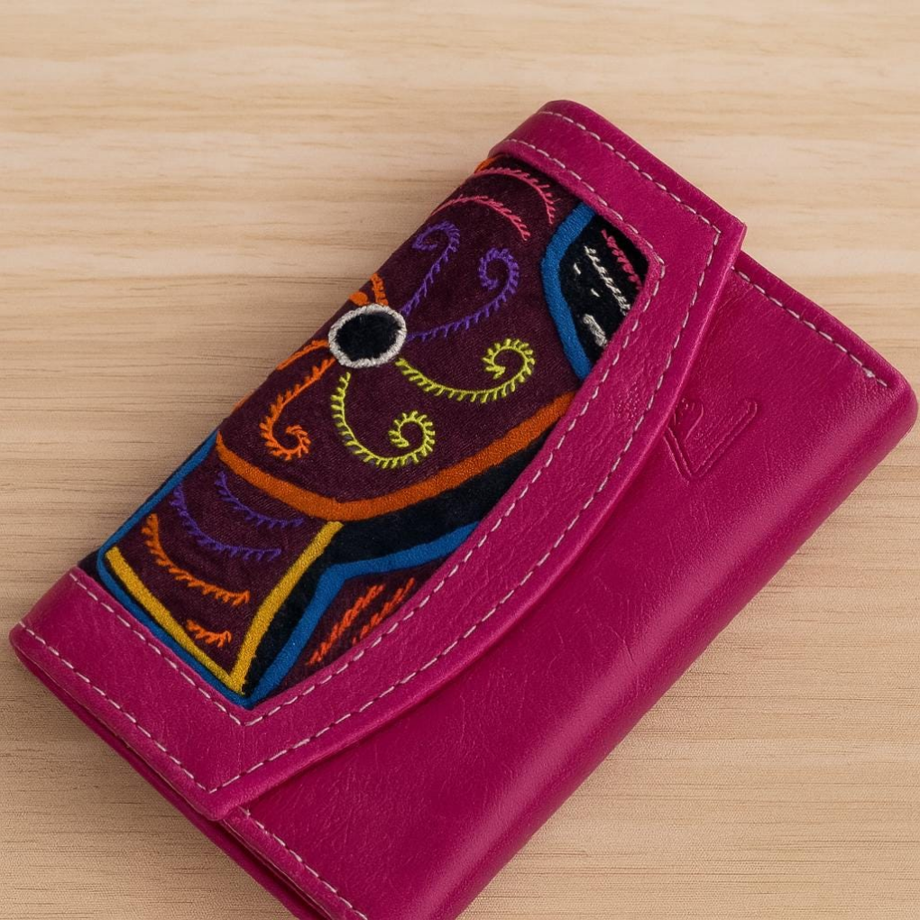Vibrant Handmade Leather Mola Wallet – Authentic Colombian Art | Magnetic Closure, Zipper Pocket &amp; Compact Design