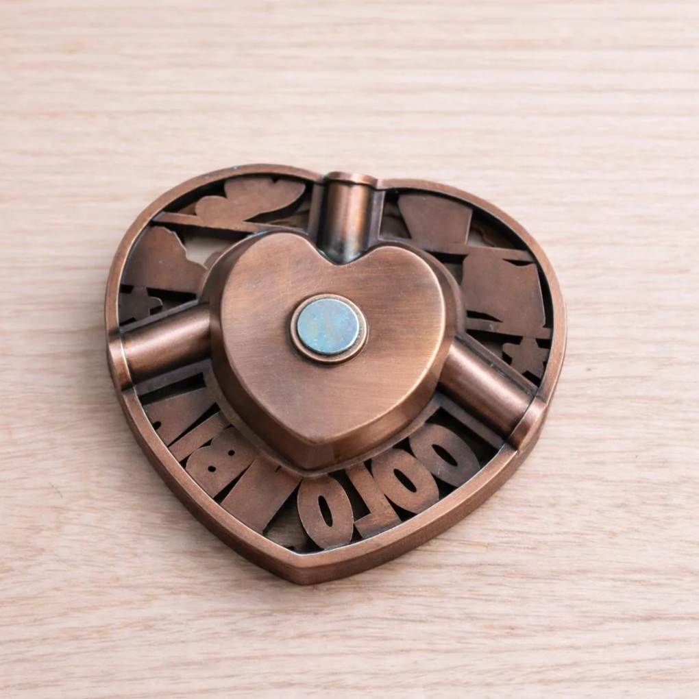 Handcrafted Colombian Heart Ashtray Magnet Metal Folk Decor with National Colors