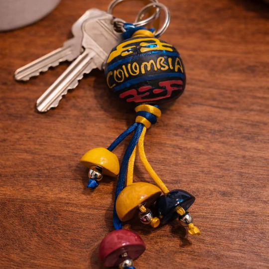 Handmade Colombian Beaded Keychain – Hand-Painted Ceramic/Resin Beads in Flag Colors