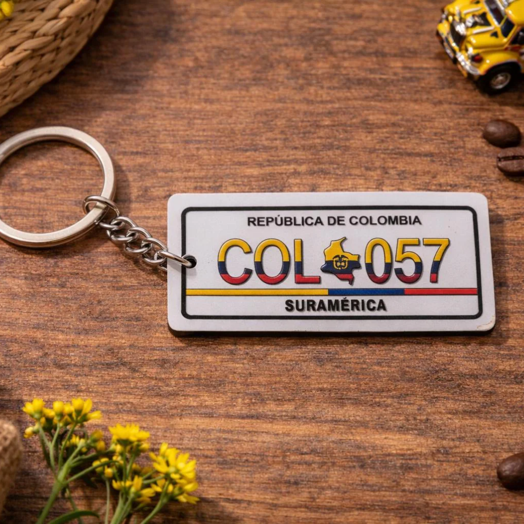 Colombian Rubber Plate Keychain – “COLOMBIA” License Plate Style Souvenir