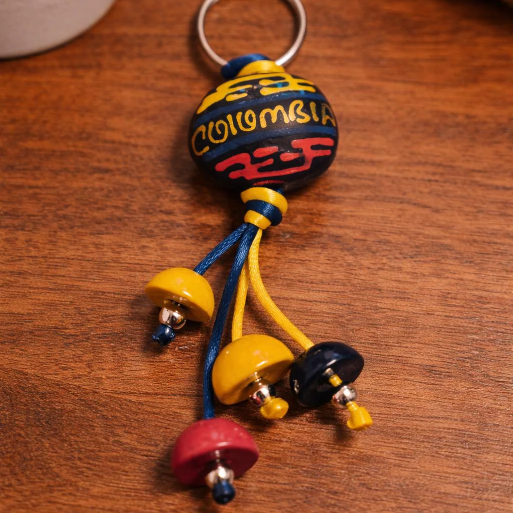 Handmade Colombian Beaded Keychain – Hand-Painted Ceramic/Resin Beads in Flag Colors