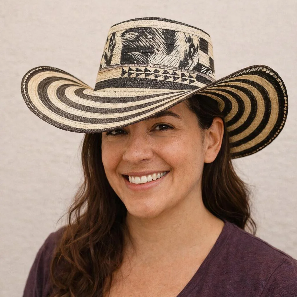 Handmade Colombian Vueltiao Hat | Caña Flecha Fiber, Black &amp; White