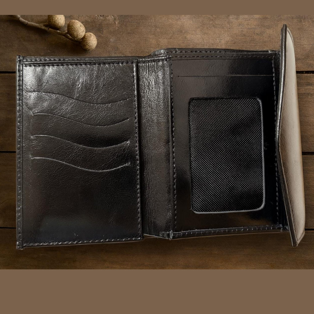 Handmade Colombian Leather Wallet | Artisan Bifold with Snap Closure