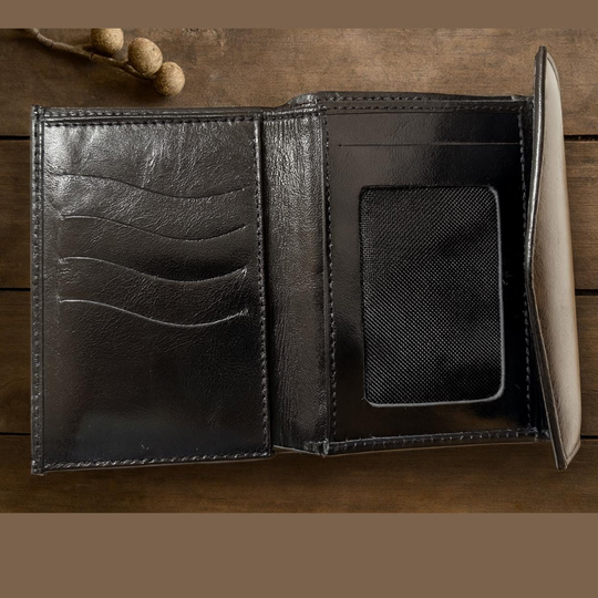Handmade Colombian Leather Wallet | Artisan Bifold with Snap Closure