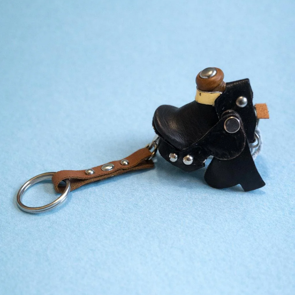 Handmade Equestrian Saddle Keychain – Horse Lover Gift, Rustic Leather-Inspired Charm, Customizable Accessory