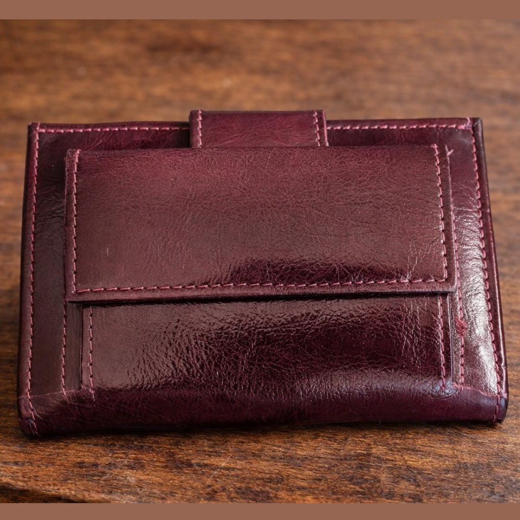 Handmade Leather Mola Bifold Wallet – Medium Women’s Artisan Purse