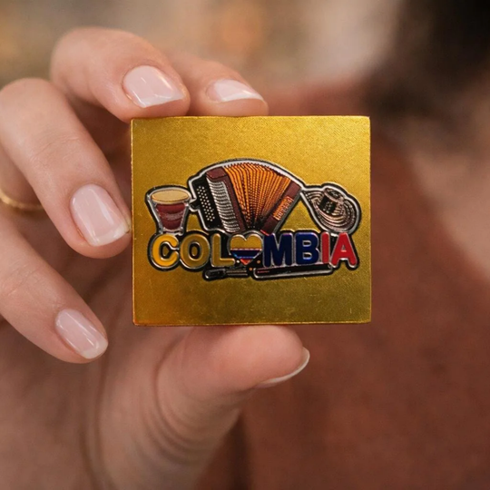 Golden Colombia Map Magnet – Shiny Metallic Souvenir with National Flag Colors