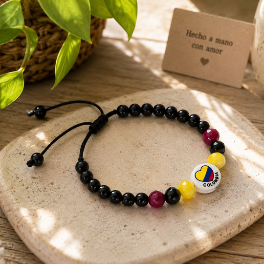 Handmade Colombian Vueltiao hat adjustable flag bracelet