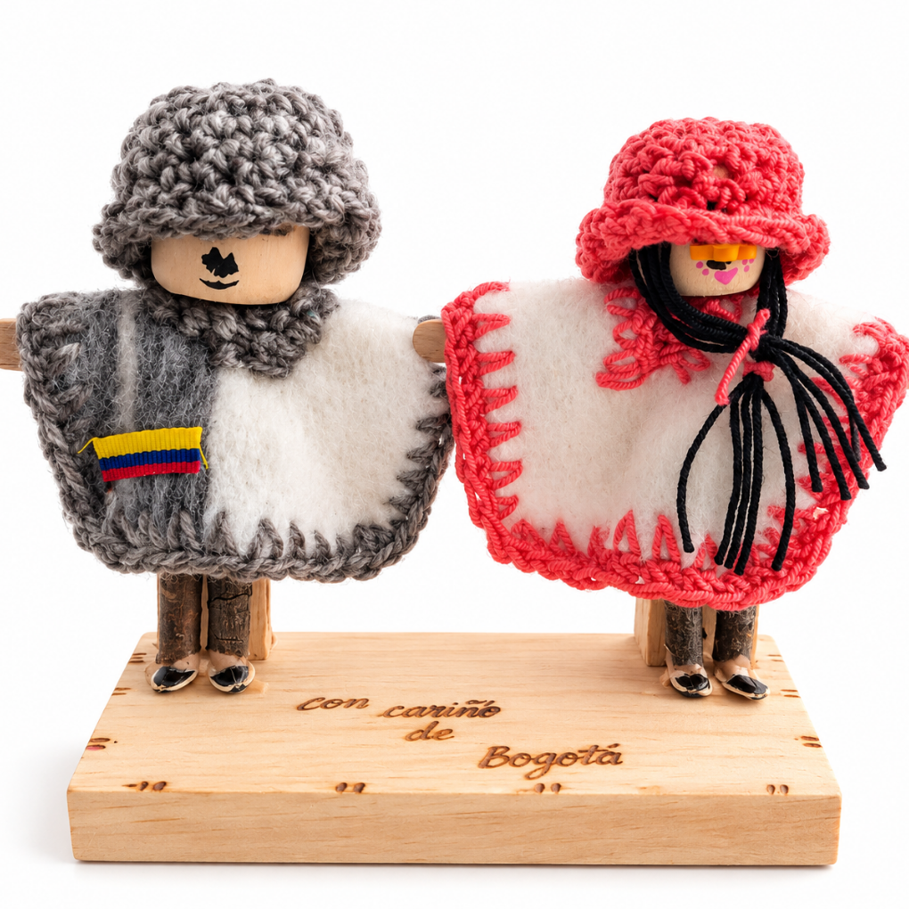 Colombian couple natural wool figurine, handmade Bogotá souvenir