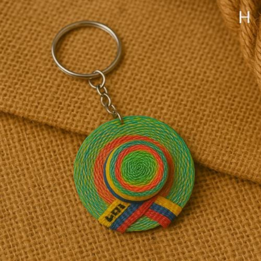 Handmade Sombrero Vueltiao Keychain – Colombian Pride Accessory
