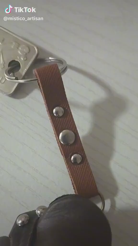 Handmade Equestrian Saddle Keychain – Horse Lover Gift, Rustic Leather-Inspired Charm, Customizable Accessory