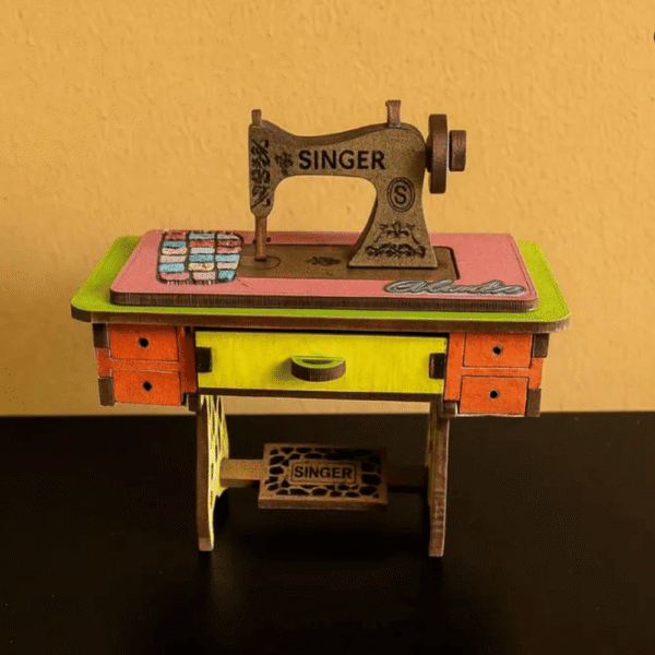 Mini Singer sewing machine in navy blue – Colombian handmade craft.